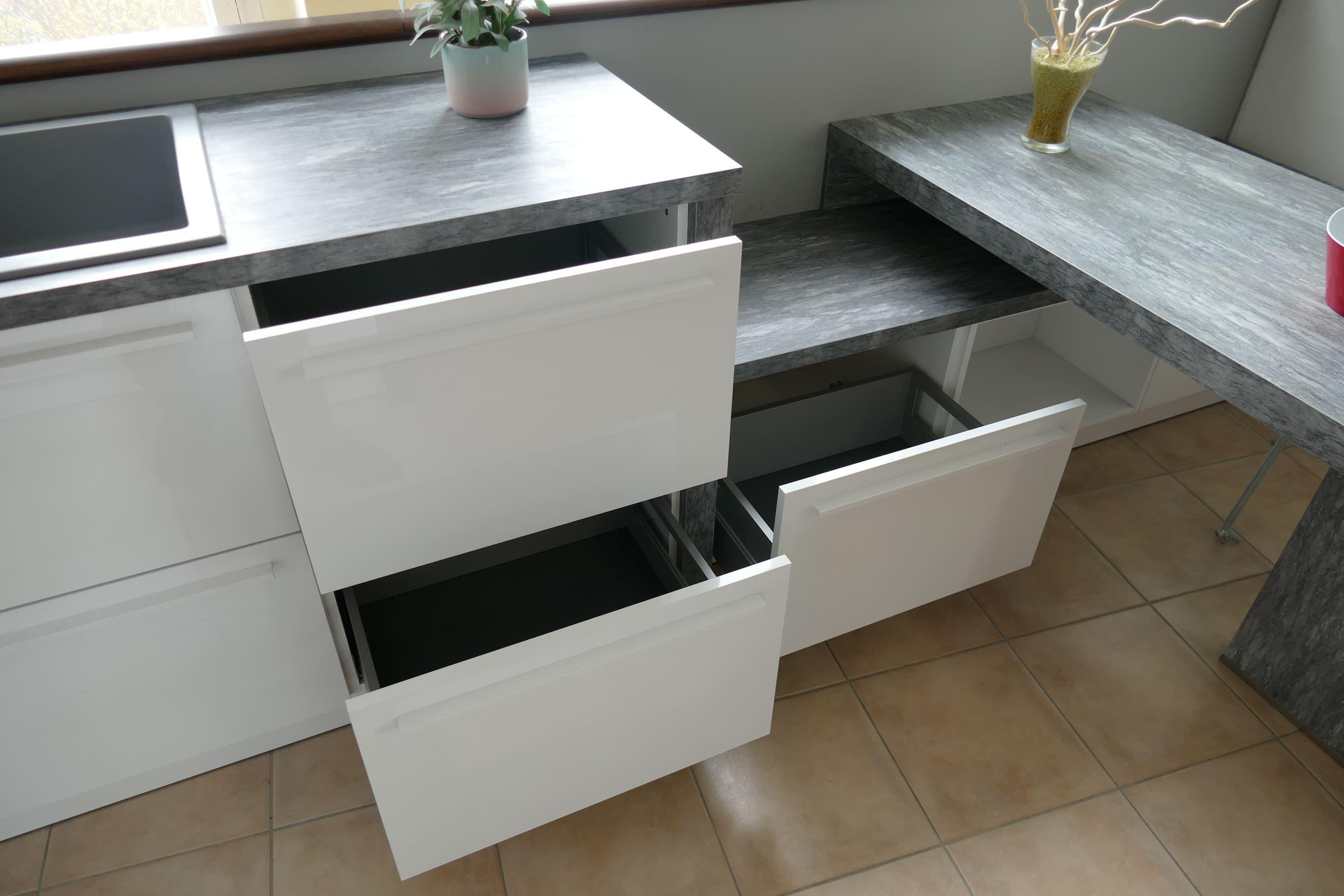 Komfort satt mit Auszügen.jpg