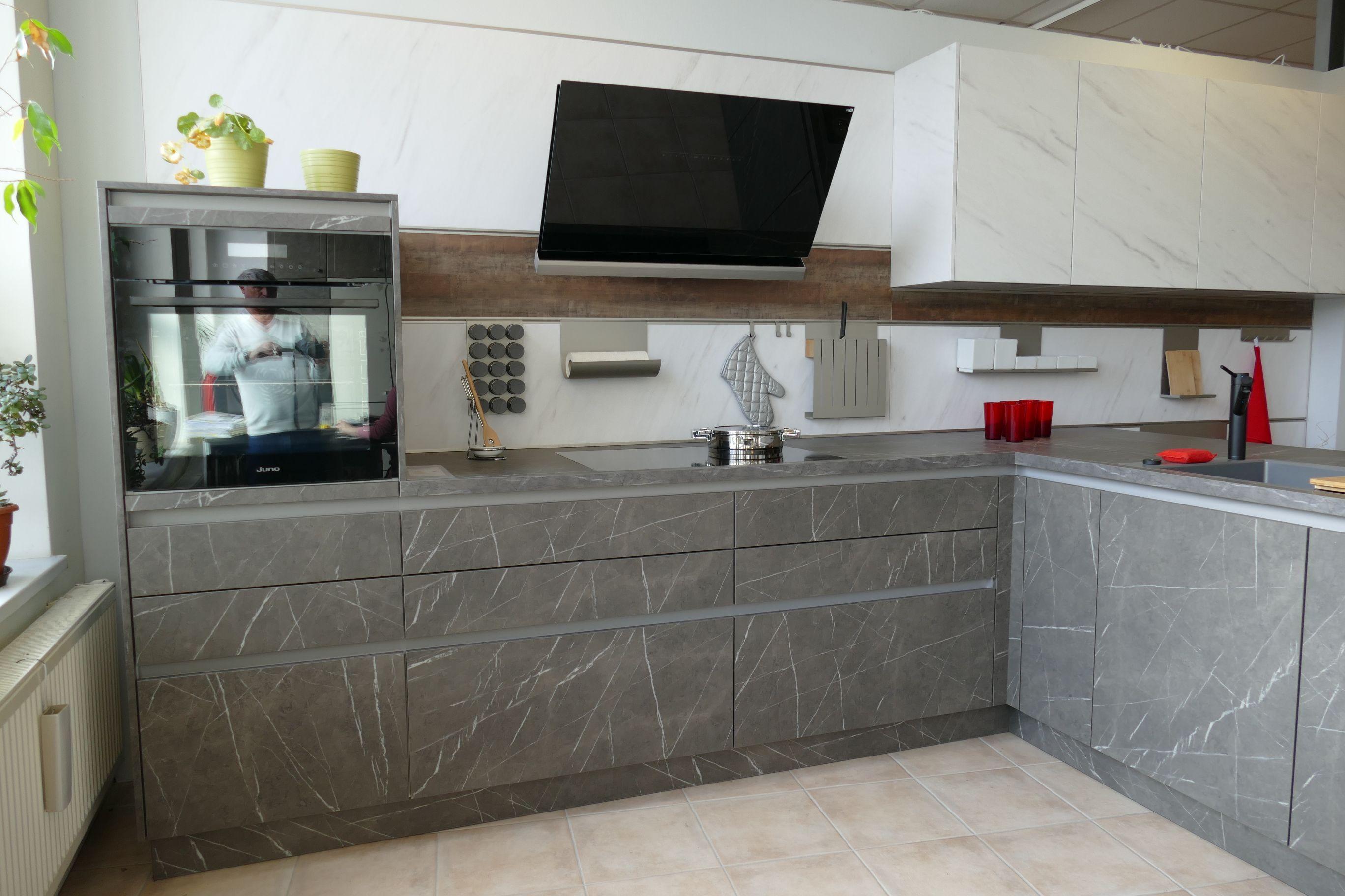 Schüller Targa Grifflos Design.JPG